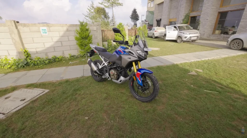 TVS-Apache-RTX-300 looks